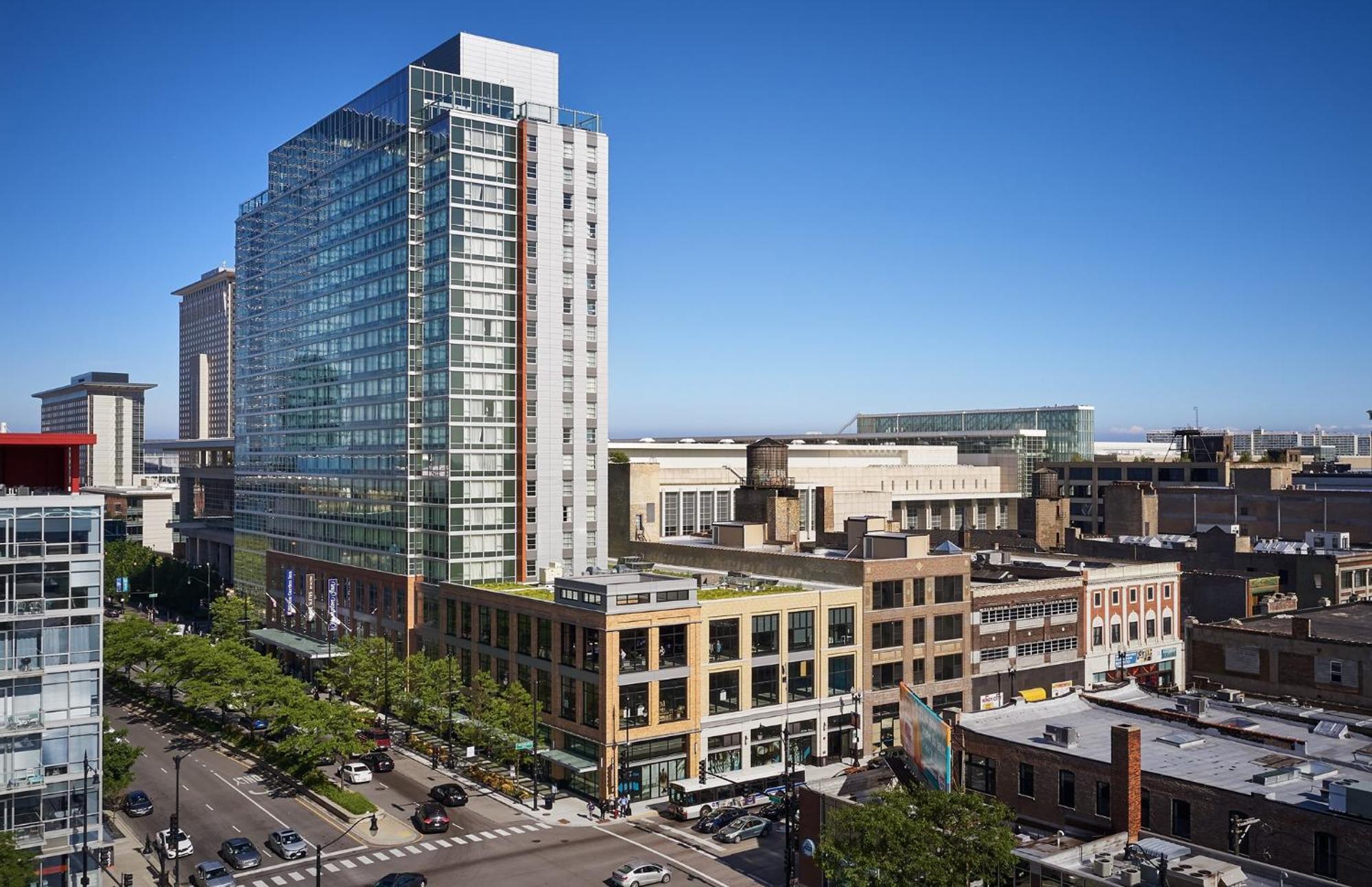 Hampton Inn Chicago Mccormick Place Exterior photo