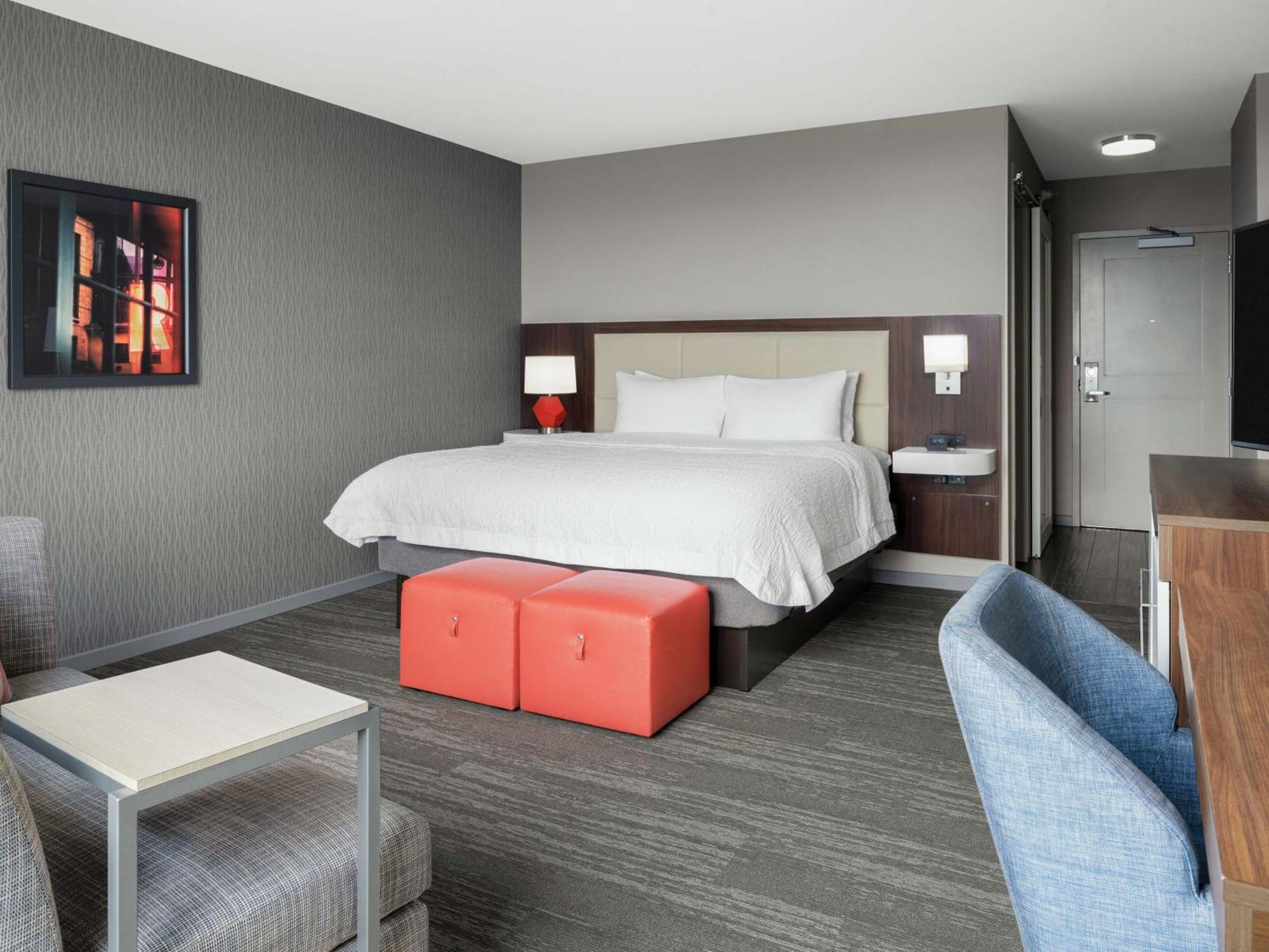 Hampton Inn Chicago Mccormick Place Exterior photo
