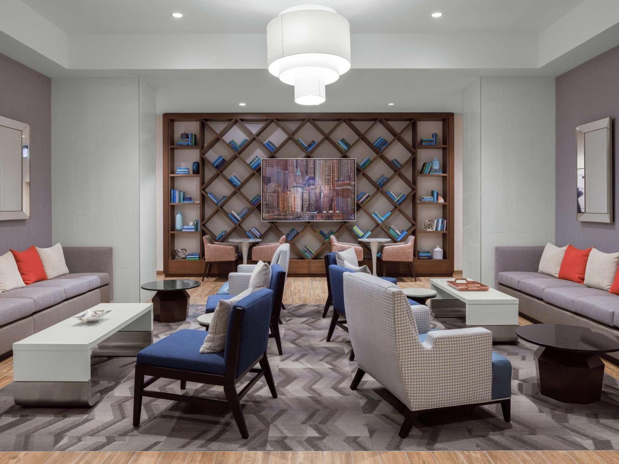 Hampton Inn Chicago Mccormick Place Exterior photo